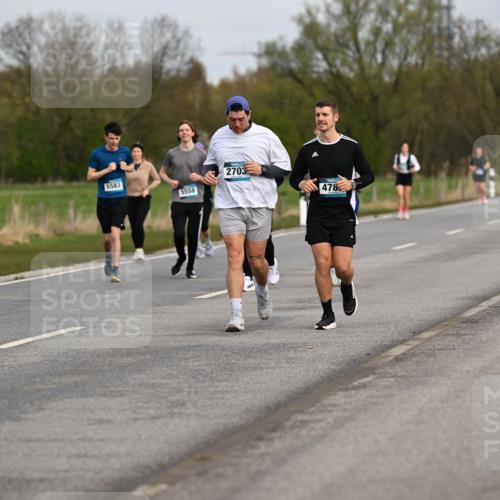 12.04.2026 - 45. Internationalen Wilhelmsburger Insellauf Dr. Thomas Lammeyer http://msf.ph/oto/9437348 12.04.2026 09:30:27 Laufen 5583, 5558, 2703, 2471, 478 meine-sportfotos.de