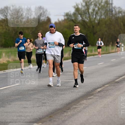 12.04.2026 - 45. Internationalen Wilhelmsburger Insellauf Dr. Thomas Lammeyer http://msf.ph/oto/9437353 12.04.2026 09:30:28 Laufen 5583, 5558, 2703, 47 meine-sportfotos.de