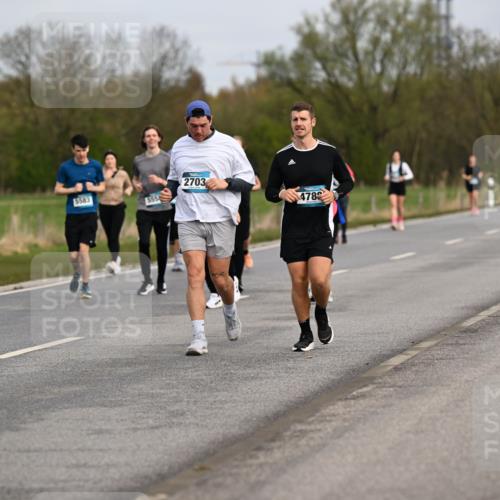 12.04.2026 - 45. Internationalen Wilhelmsburger Insellauf Dr. Thomas Lammeyer http://msf.ph/oto/9437354 12.04.2026 09:30:28 Laufen 2703, 5583, 4782, 1475 meine-sportfotos.de