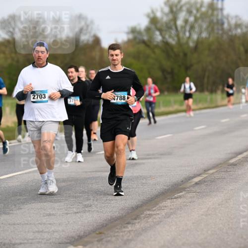 12.04.2026 - 45. Internationalen Wilhelmsburger Insellauf Dr. Thomas Lammeyer http://msf.ph/oto/9437367 12.04.2026 09:30:30 Laufen 1583, 2703, 3710, 788 meine-sportfotos.de