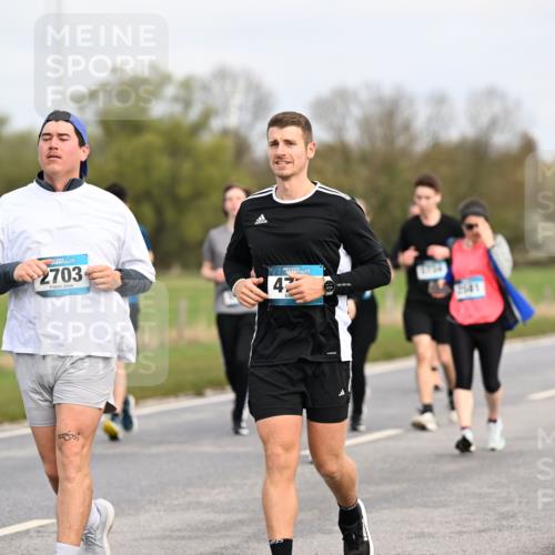 12.04.2026 - 45. Internationalen Wilhelmsburger Insellauf Dr. Thomas Lammeyer http://msf.ph/oto/9437379 12.04.2026 09:30:33 Laufen 2703, 42, 3754, 2541 meine-sportfotos.de