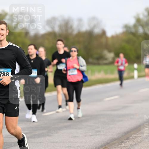 12.04.2026 - 45. Internationalen Wilhelmsburger Insellauf Dr. Thomas Lammeyer http://msf.ph/oto/9437382 12.04.2026 09:30:33 Laufen 4788 meine-sportfotos.de