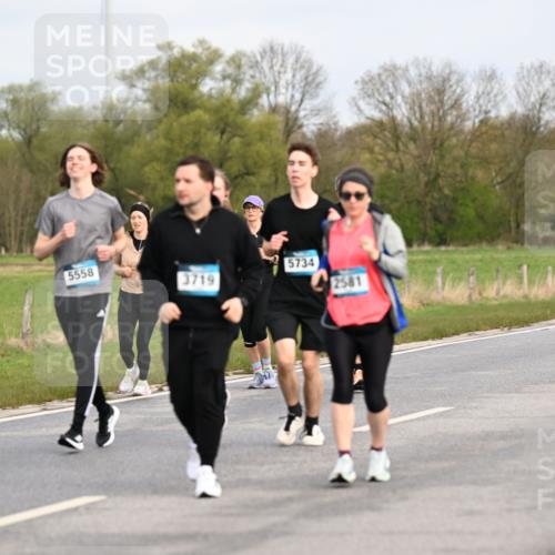 12.04.2026 - 45. Internationalen Wilhelmsburger Insellauf Dr. Thomas Lammeyer http://msf.ph/oto/9437386 12.04.2026 09:30:35 Laufen 5583, 5558, 5734, 3719, 2581, 2388 meine-sportfotos.de