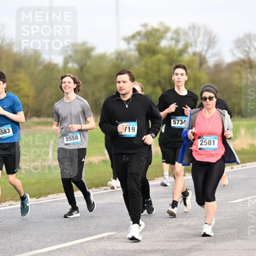 12.04.2026 - 45. Internationalen Wilhelmsburger Insellauf Dr. Thomas Lammeyer http://msf.ph/oto/9437388 12.04.2026 09:30:35 Laufen 5583, 19, 5558, 5734, 2581 meine-sportfotos.de