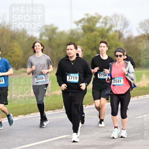 12.04.2026 - 45. Internationalen Wilhelmsburger Insellauf Dr. Thomas Lammeyer http://msf.ph/oto/9437389 12.04.2026 09:30:35 Laufen 5583, 5558, 3719, 5734, 2581 meine-sportfotos.de