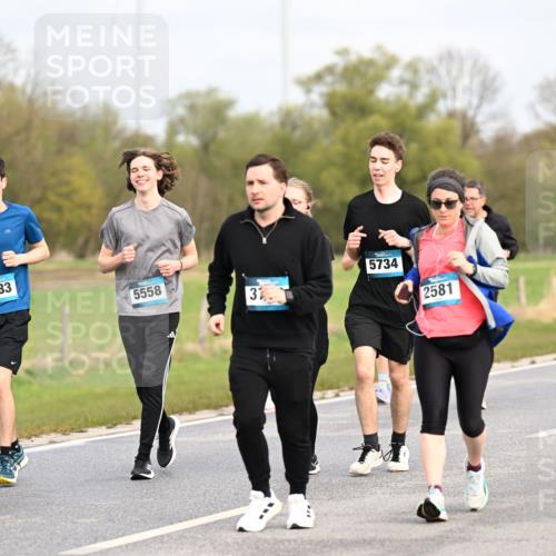 12.04.2026 - 45. Internationalen Wilhelmsburger Insellauf Dr. Thomas Lammeyer http://msf.ph/oto/9437390 12.04.2026 09:30:35 Laufen 5583, 5558, 37, 5734, 2581 meine-sportfotos.de