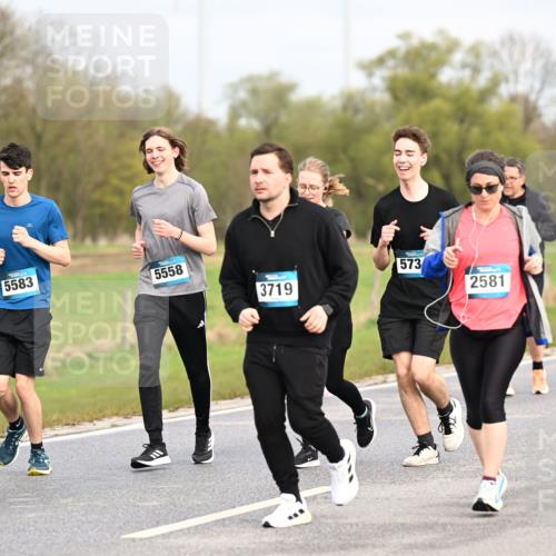 12.04.2026 - 45. Internationalen Wilhelmsburger Insellauf Dr. Thomas Lammeyer http://msf.ph/oto/9437392 12.04.2026 09:30:36 Laufen 5583, 5558, 3719, 573, 2581 meine-sportfotos.de