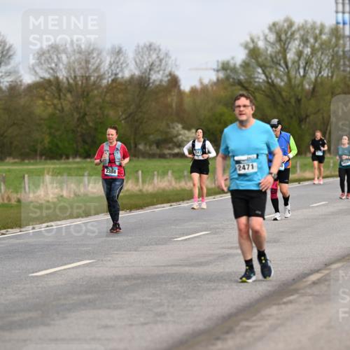 12.04.2026 - 45. Internationalen Wilhelmsburger Insellauf Dr. Thomas Lammeyer http://msf.ph/oto/9437405 12.04.2026 09:30:39 Laufen 2388, 2471, 2450 meine-sportfotos.de