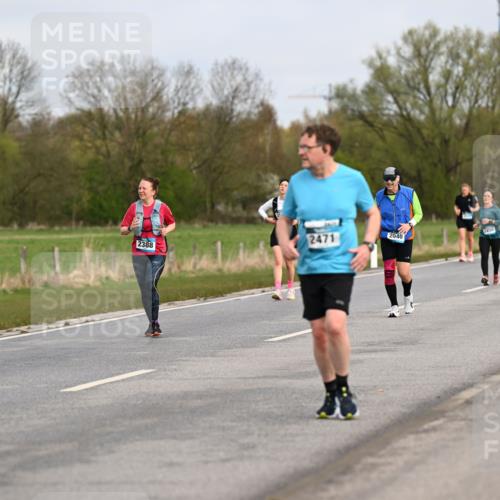 12.04.2026 - 45. Internationalen Wilhelmsburger Insellauf Dr. Thomas Lammeyer http://msf.ph/oto/9437409 12.04.2026 09:30:39 Laufen 2388, 2471, 2040, 2450 meine-sportfotos.de