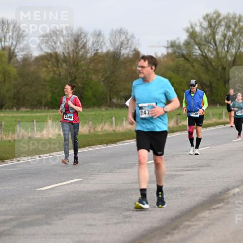 12.04.2026 - 45. Internationalen Wilhelmsburger Insellauf Dr. Thomas Lammeyer http://msf.ph/oto/9437410 12.04.2026 09:30:40 Laufen 2040, 2450, 2388 meine-sportfotos.de