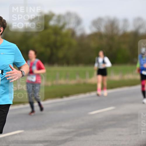 12.04.2026 - 45. Internationalen Wilhelmsburger Insellauf Dr. Thomas Lammeyer http://msf.ph/oto/9437424 12.04.2026 09:30:44 Laufen 2471, 2471 meine-sportfotos.de