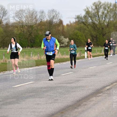 12.04.2026 - 45. Internationalen Wilhelmsburger Insellauf Dr. Thomas Lammeyer http://msf.ph/oto/9437430 12.04.2026 09:30:45 Laufen 3543, 2040, 2450 meine-sportfotos.de