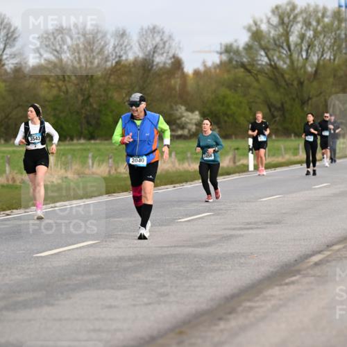 12.04.2026 - 45. Internationalen Wilhelmsburger Insellauf Dr. Thomas Lammeyer http://msf.ph/oto/9437431 12.04.2026 09:30:45 Laufen 3543, 2040, 2450 meine-sportfotos.de