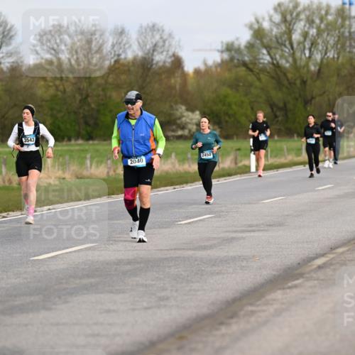 12.04.2026 - 45. Internationalen Wilhelmsburger Insellauf Dr. Thomas Lammeyer http://msf.ph/oto/9437432 12.04.2026 09:30:45 Laufen 3543, 2040, 2450 meine-sportfotos.de