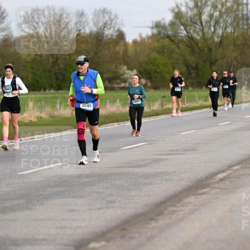12.04.2026 - 45. Internationalen Wilhelmsburger Insellauf Dr. Thomas Lammeyer http://msf.ph/oto/9437434 12.04.2026 09:30:45 Laufen 3543, 2040, 2450 meine-sportfotos.de