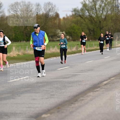 12.04.2026 - 45. Internationalen Wilhelmsburger Insellauf Dr. Thomas Lammeyer http://msf.ph/oto/9437435 12.04.2026 09:30:45 Laufen 3543, 2040, 2450 meine-sportfotos.de