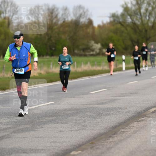 12.04.2026 - 45. Internationalen Wilhelmsburger Insellauf Dr. Thomas Lammeyer http://msf.ph/oto/9437444 12.04.2026 09:30:48 Laufen 3543, 450, 2040 meine-sportfotos.de