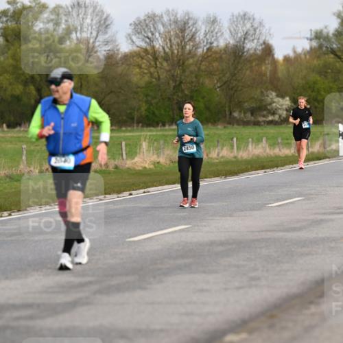 12.04.2026 - 45. Internationalen Wilhelmsburger Insellauf Dr. Thomas Lammeyer http://msf.ph/oto/9437448 12.04.2026 09:30:49 Laufen 3543, 2450, 2040, 2480, 3273 meine-sportfotos.de