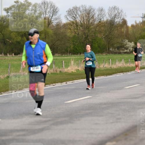 12.04.2026 - 45. Internationalen Wilhelmsburger Insellauf Dr. Thomas Lammeyer http://msf.ph/oto/9437449 12.04.2026 09:30:49 Laufen 2543, 2450, 2480, 3273 meine-sportfotos.de
