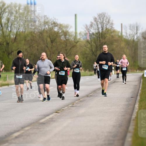 12.04.2026 - 45. Internationalen Wilhelmsburger Insellauf Dr. Thomas Lammeyer http://msf.ph/oto/9437461 12.04.2026 09:30:57 Laufen 498, 3051, 4201, 3464, 2907, 5471, 16 meine-sportfotos.de