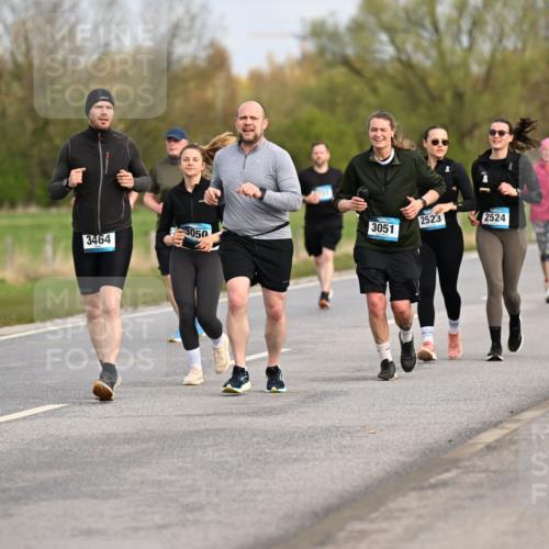 12.04.2026 - 45. Internationalen Wilhelmsburger Insellauf Dr. Thomas Lammeyer http://msf.ph/oto/9437472 12.04.2026 09:31:05 Laufen 2907, 2523, 2524, 3051, 3050, 3464, 5 meine-sportfotos.de