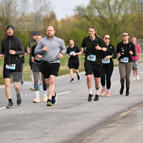 12.04.2026 - 45. Internationalen Wilhelmsburger Insellauf Dr. Thomas Lammeyer http://msf.ph/oto/9437476 12.04.2026 09:31:05 Laufen 3464, 3051, 2524, 3030, 2523, 2907, 5471 meine-sportfotos.de