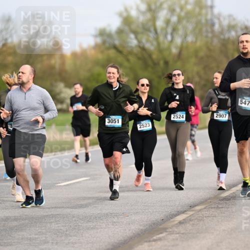 12.04.2026 - 45. Internationalen Wilhelmsburger Insellauf Dr. Thomas Lammeyer http://msf.ph/oto/9437479 12.04.2026 09:31:06 Laufen 3464, 3051, 2524, 2523, 2907, 5471 meine-sportfotos.de