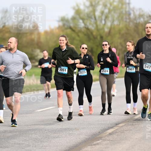 12.04.2026 - 45. Internationalen Wilhelmsburger Insellauf Dr. Thomas Lammeyer http://msf.ph/oto/9437481 12.04.2026 09:31:06 Laufen 3051, 30, 2523, 2524, 3464, 2907, 5471 meine-sportfotos.de