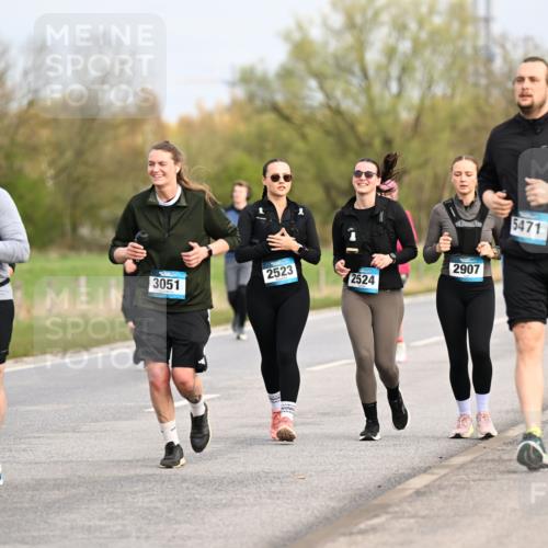 12.04.2026 - 45. Internationalen Wilhelmsburger Insellauf Dr. Thomas Lammeyer http://msf.ph/oto/9437486 12.04.2026 09:31:07 Laufen 2523, 3051, 2524, 2907, 5471 meine-sportfotos.de