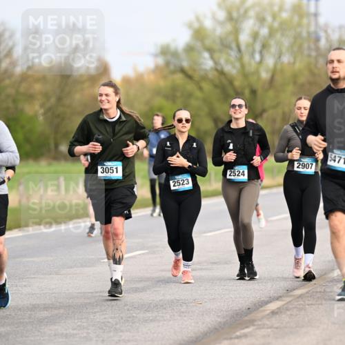 12.04.2026 - 45. Internationalen Wilhelmsburger Insellauf Dr. Thomas Lammeyer http://msf.ph/oto/9437487 12.04.2026 09:31:07 Laufen 3051, 2523, 2524, 2907, 5471 meine-sportfotos.de