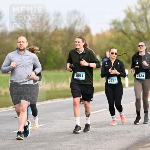 12.04.2026 - 45. Internationalen Wilhelmsburger Insellauf Dr. Thomas Lammeyer http://msf.ph/oto/9437490 12.04.2026 09:31:08 Laufen 29803, 3464, 547, 2907, 2524, 3051, 2523 meine-sportfotos.de