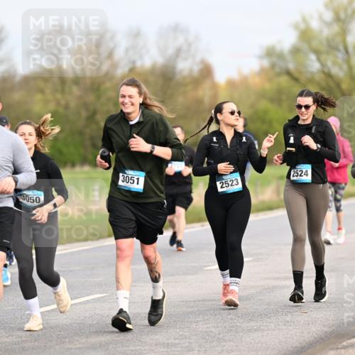 12.04.2026 - 45. Internationalen Wilhelmsburger Insellauf Dr. Thomas Lammeyer http://msf.ph/oto/9437493 12.04.2026 09:31:09 Laufen 3050, 3051, 2523, 2524, 2, 5471 meine-sportfotos.de