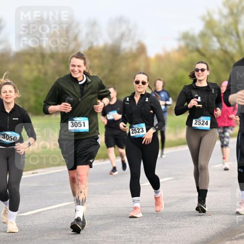 12.04.2026 - 45. Internationalen Wilhelmsburger Insellauf Dr. Thomas Lammeyer http://msf.ph/oto/9437496 12.04.2026 09:31:09 Laufen 3050, 3051, 2523, 2524, 5471 meine-sportfotos.de