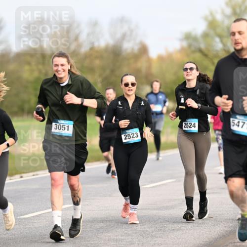 12.04.2026 - 45. Internationalen Wilhelmsburger Insellauf Dr. Thomas Lammeyer http://msf.ph/oto/9437499 12.04.2026 09:31:10 Laufen 3050, 3051, 2523, 2524, 5471 meine-sportfotos.de