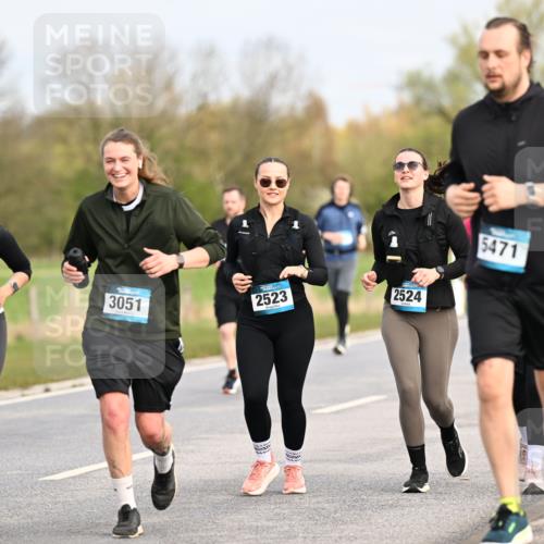 12.04.2026 - 45. Internationalen Wilhelmsburger Insellauf Dr. Thomas Lammeyer http://msf.ph/oto/9437500 12.04.2026 09:31:10 Laufen 3050, 3051, 2523, 2524, 5471 meine-sportfotos.de