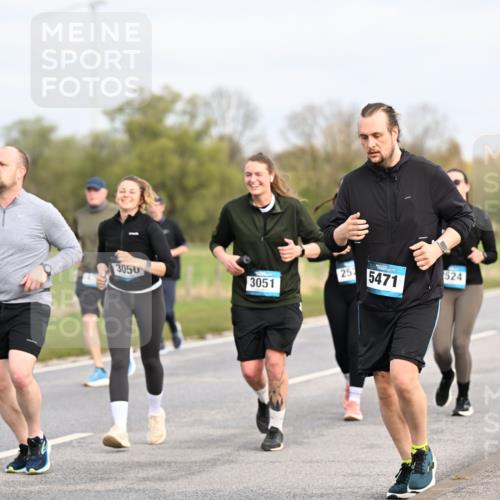 12.04.2026 - 45. Internationalen Wilhelmsburger Insellauf Dr. Thomas Lammeyer http://msf.ph/oto/9437502 12.04.2026 09:31:11 Laufen 3050, 3051, 252, 5471, 2907, 524 meine-sportfotos.de