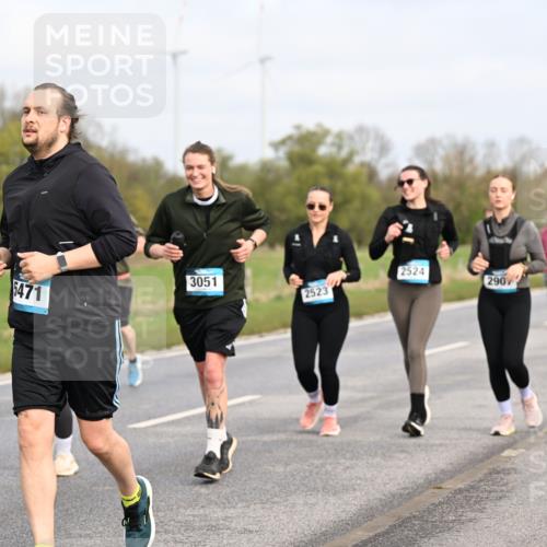 12.04.2026 - 45. Internationalen Wilhelmsburger Insellauf Dr. Thomas Lammeyer http://msf.ph/oto/9437513 12.04.2026 09:31:13 Laufen 5471, 3051, 2524, 2523, 290 meine-sportfotos.de