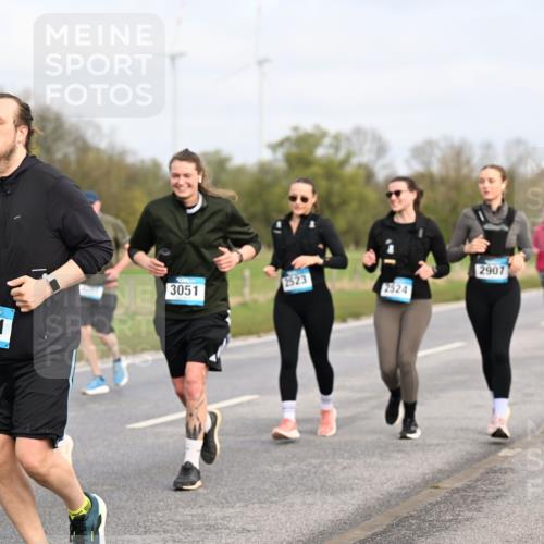 12.04.2026 - 45. Internationalen Wilhelmsburger Insellauf Dr. Thomas Lammeyer http://msf.ph/oto/9437514 12.04.2026 09:31:13 Laufen 5471, 3051, 2523, 2524, 2907 meine-sportfotos.de