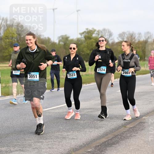 12.04.2026 - 45. Internationalen Wilhelmsburger Insellauf Dr. Thomas Lammeyer http://msf.ph/oto/9437515 12.04.2026 09:31:14 Laufen 4201, 3050, 2524, 2907, 3051, 2523 meine-sportfotos.de