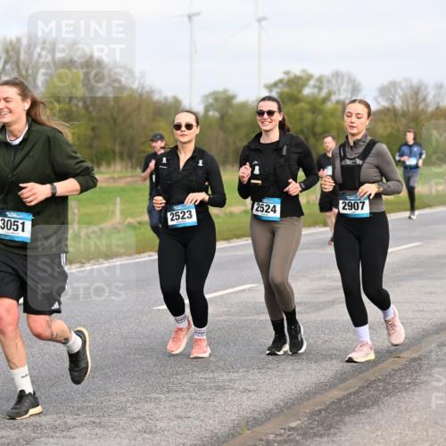 12.04.2026 - 45. Internationalen Wilhelmsburger Insellauf Dr. Thomas Lammeyer http://msf.ph/oto/9437520 12.04.2026 09:31:15 Laufen 3051, 200, 2523, 2524, 2907 meine-sportfotos.de