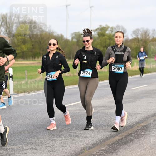 12.04.2026 - 45. Internationalen Wilhelmsburger Insellauf Dr. Thomas Lammeyer http://msf.ph/oto/9437522 12.04.2026 09:31:15 Laufen 3051, 2522, 2524, 2907 meine-sportfotos.de