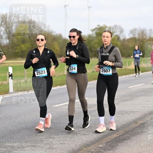 12.04.2026 - 45. Internationalen Wilhelmsburger Insellauf Dr. Thomas Lammeyer http://msf.ph/oto/9437524 12.04.2026 09:31:15 Laufen 051, 4201, 1, 2523, 2524, 2907 meine-sportfotos.de