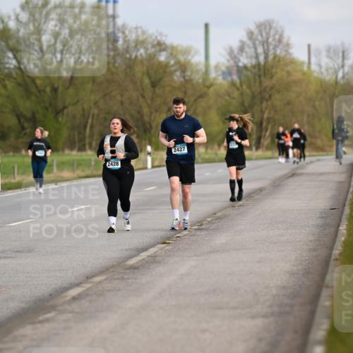 12.04.2026 - 45. Internationalen Wilhelmsburger Insellauf Dr. Thomas Lammeyer http://msf.ph/oto/9437548 12.04.2026 09:31:23 Laufen 2427, 2428, 16 meine-sportfotos.de