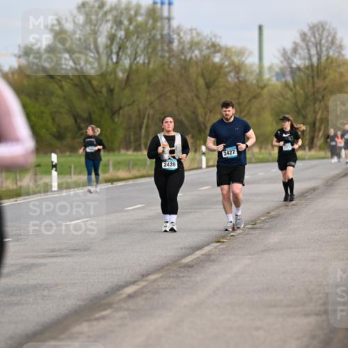 12.04.2026 - 45. Internationalen Wilhelmsburger Insellauf Dr. Thomas Lammeyer http://msf.ph/oto/9437550 12.04.2026 09:31:23 Laufen 320, 2427, 2428, 16 meine-sportfotos.de