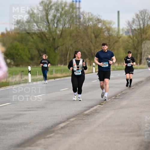 12.04.2026 - 45. Internationalen Wilhelmsburger Insellauf Dr. Thomas Lammeyer http://msf.ph/oto/9437552 12.04.2026 09:31:24 Laufen 2427, 223, 16, 2428 meine-sportfotos.de