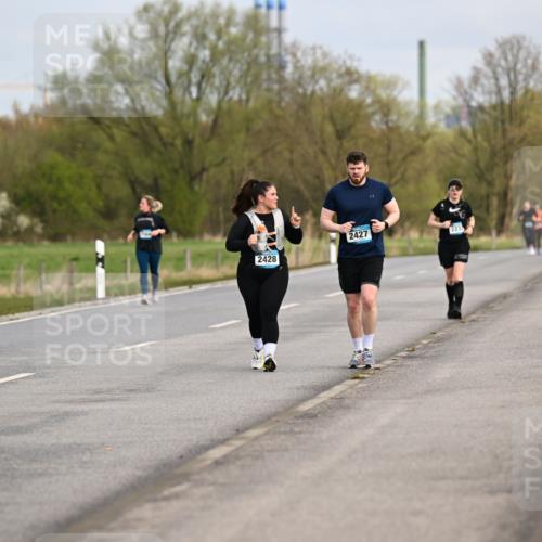 12.04.2026 - 45. Internationalen Wilhelmsburger Insellauf Dr. Thomas Lammeyer http://msf.ph/oto/9437556 12.04.2026 09:31:24 Laufen 2427, 223, 2428, 16 meine-sportfotos.de