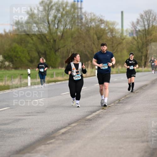 12.04.2026 - 45. Internationalen Wilhelmsburger Insellauf Dr. Thomas Lammeyer http://msf.ph/oto/9437557 12.04.2026 09:31:24 Laufen 2428, 2427, 16 meine-sportfotos.de