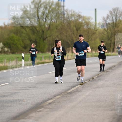 12.04.2026 - 45. Internationalen Wilhelmsburger Insellauf Dr. Thomas Lammeyer http://msf.ph/oto/9437558 12.04.2026 09:31:25 Laufen 2427, 223, 2428, 16 meine-sportfotos.de