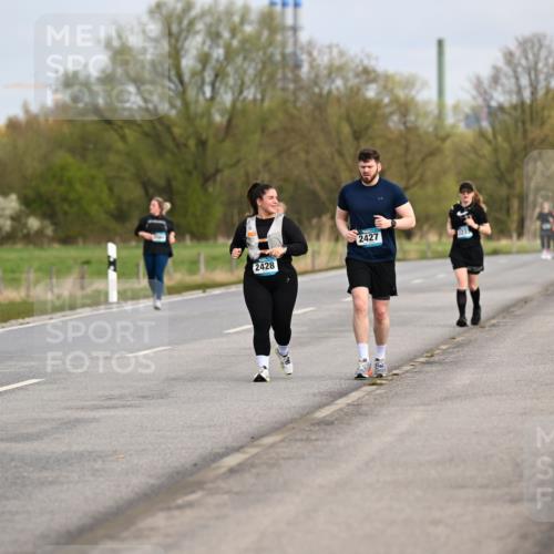 12.04.2026 - 45. Internationalen Wilhelmsburger Insellauf Dr. Thomas Lammeyer http://msf.ph/oto/9437559 12.04.2026 09:31:25 Laufen 2427, 2428, 16 meine-sportfotos.de