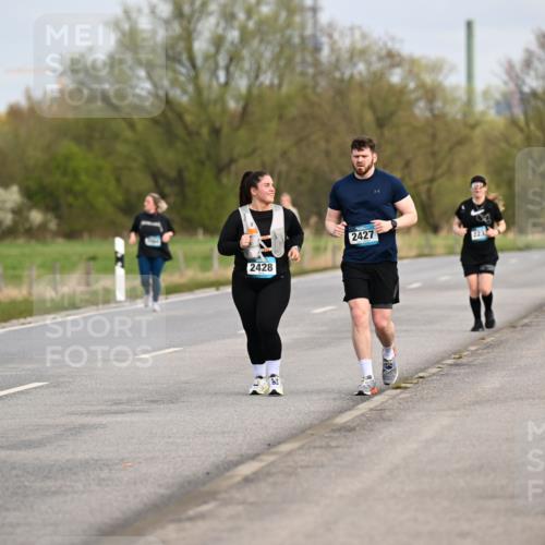 12.04.2026 - 45. Internationalen Wilhelmsburger Insellauf Dr. Thomas Lammeyer http://msf.ph/oto/9437563 12.04.2026 09:31:26 Laufen 2428, 2427 meine-sportfotos.de